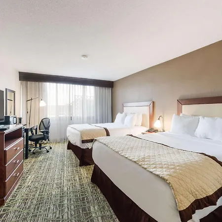 Clarion Hotel & Suites-3